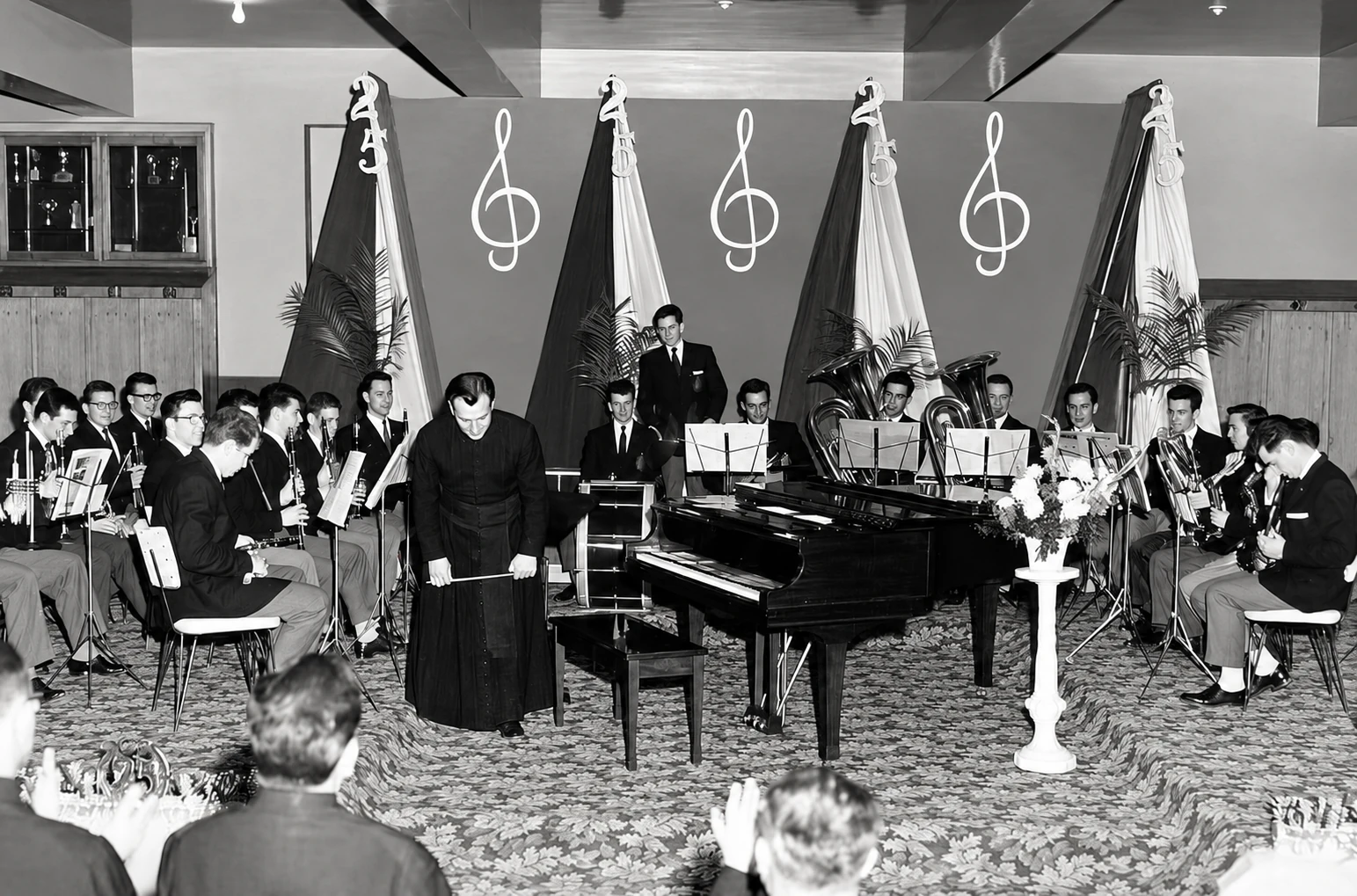 Primera Fanfare con el Padre Dollard Tremblay
