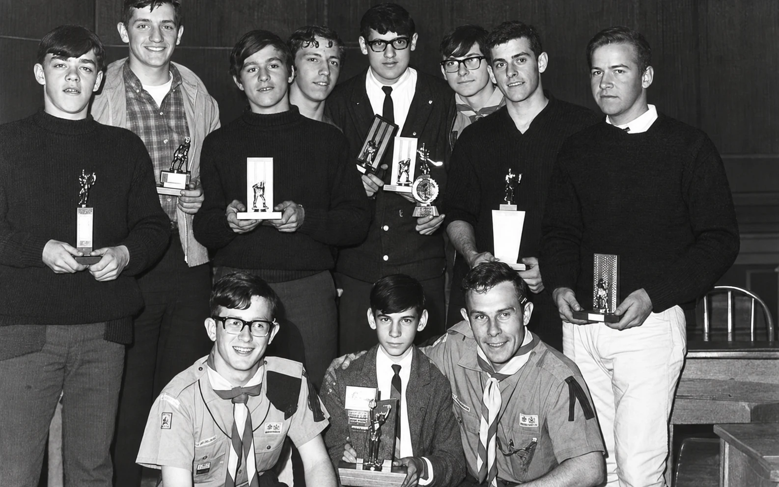 Scouts con el Padre Fernand Lapointe